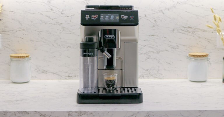 Machine à café à grain Delonghi Eletta Explore.