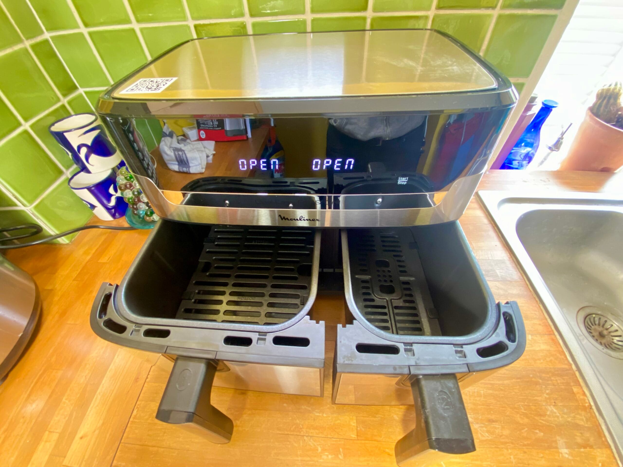 Le Moulinex Dual Easy Fry & Grill est un Airfryer XXL à deux tiroirs proposant une capacité totale de 8,3 litres. (c) Labo Maison