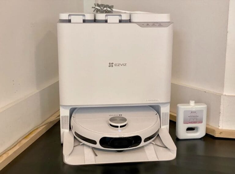 Aspirateur robot laveur de sols Ezviz RS20 Pro (c) Labo Maison
