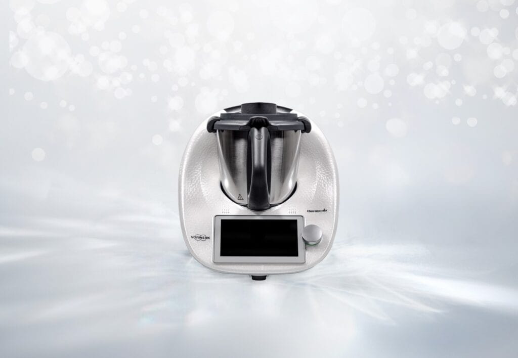 Le nouveau robot cuiseur multifonction Thermomix TM6 blanc scintillant de Vorwerk