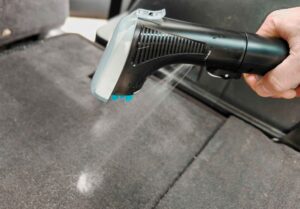Les meilleures shampouineuses pour canapé et sièges auto en 2025