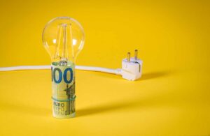 Le 1er février, les tarifs EDF baissent de 15 %. Profitez-en pour comparer les offres et réduire votre facture ! (c) fotoblend
