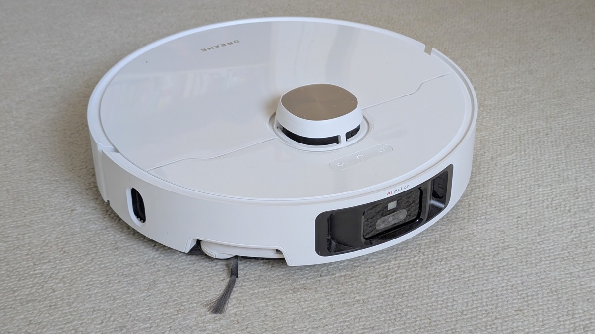 Le robot aspirateur Dreame L40s Pro Ultra dispose d’un télémètre laser et d’une caméra RGB pour cartographier l’environnement avec précision.