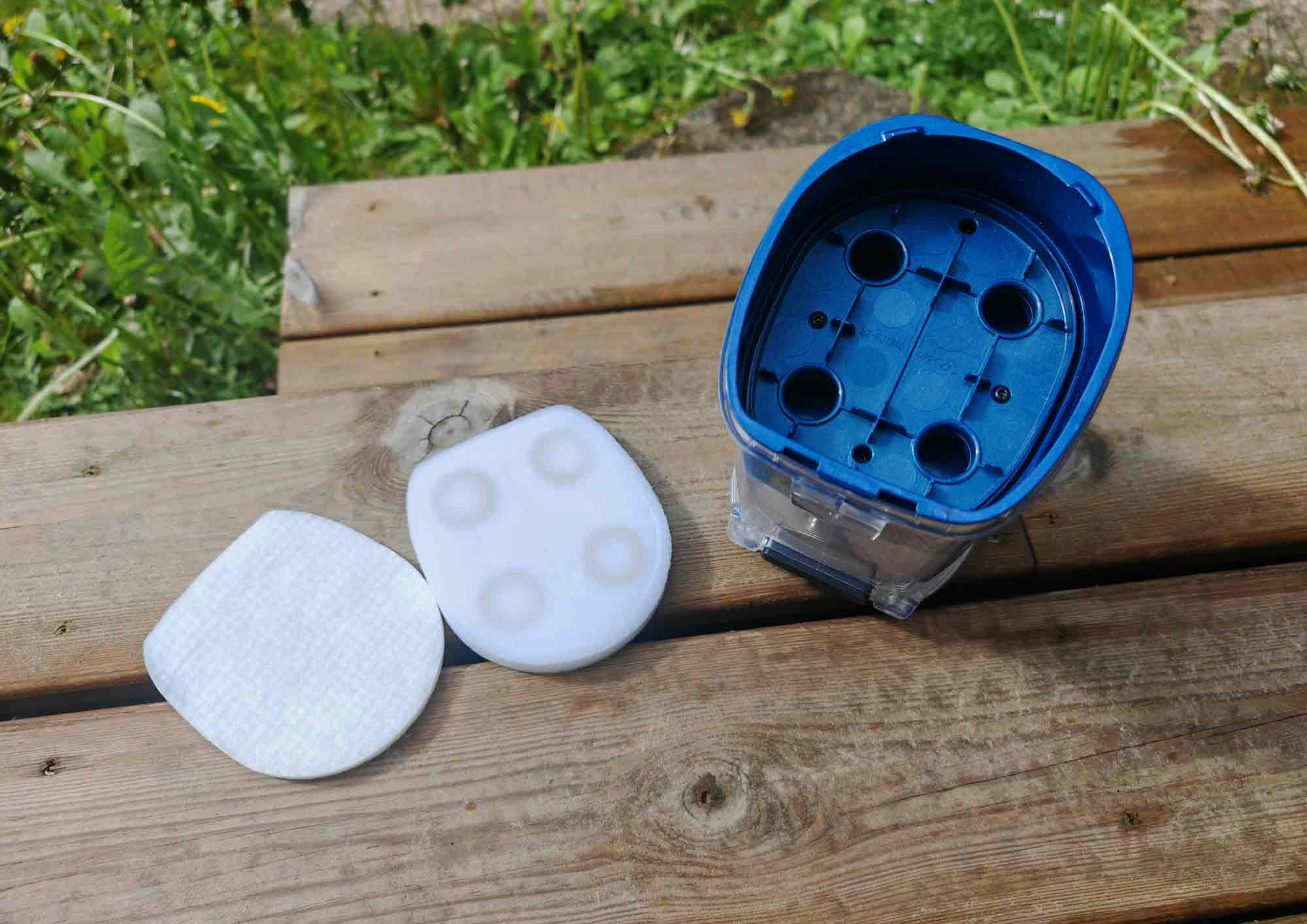 Filtration cyclonique avec mousse et HEPA à rincer régulièrement et sécher 24 h. © Labo Maison