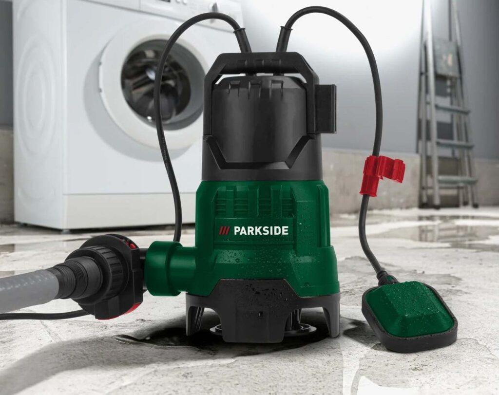 Pompe immergée Parkside PETPS 400 A1 pour évacuer l’eau après une inondation