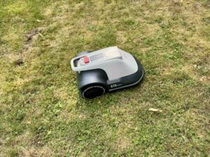 Le robot tondeuse Eufy E15 à l'essai (c) Labo Maison